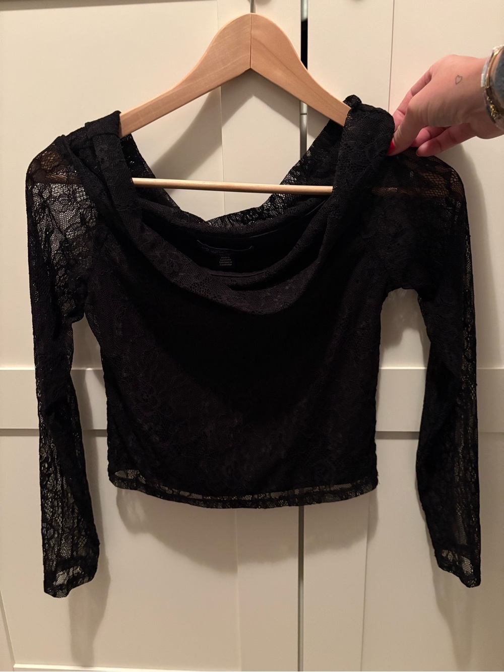 Black Lace Long-Sleeve Crop Top
